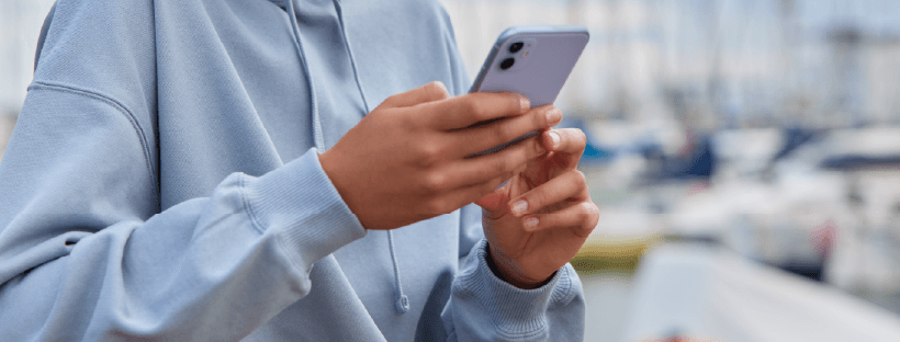 Customer using the ERUS app